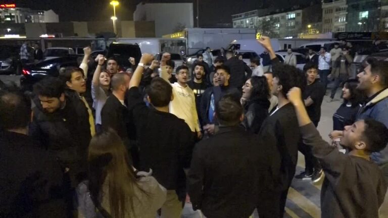 malatyada-imamoglu-protestolari-suruyor-ZFeIQzjf.jpg