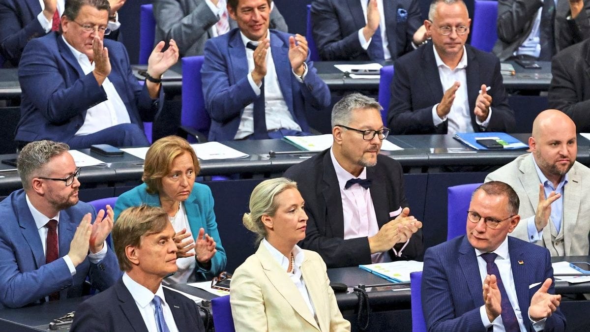 almanyada-parti-kapatma-tartismalari-buyuyor-O3LfkGet.jpg