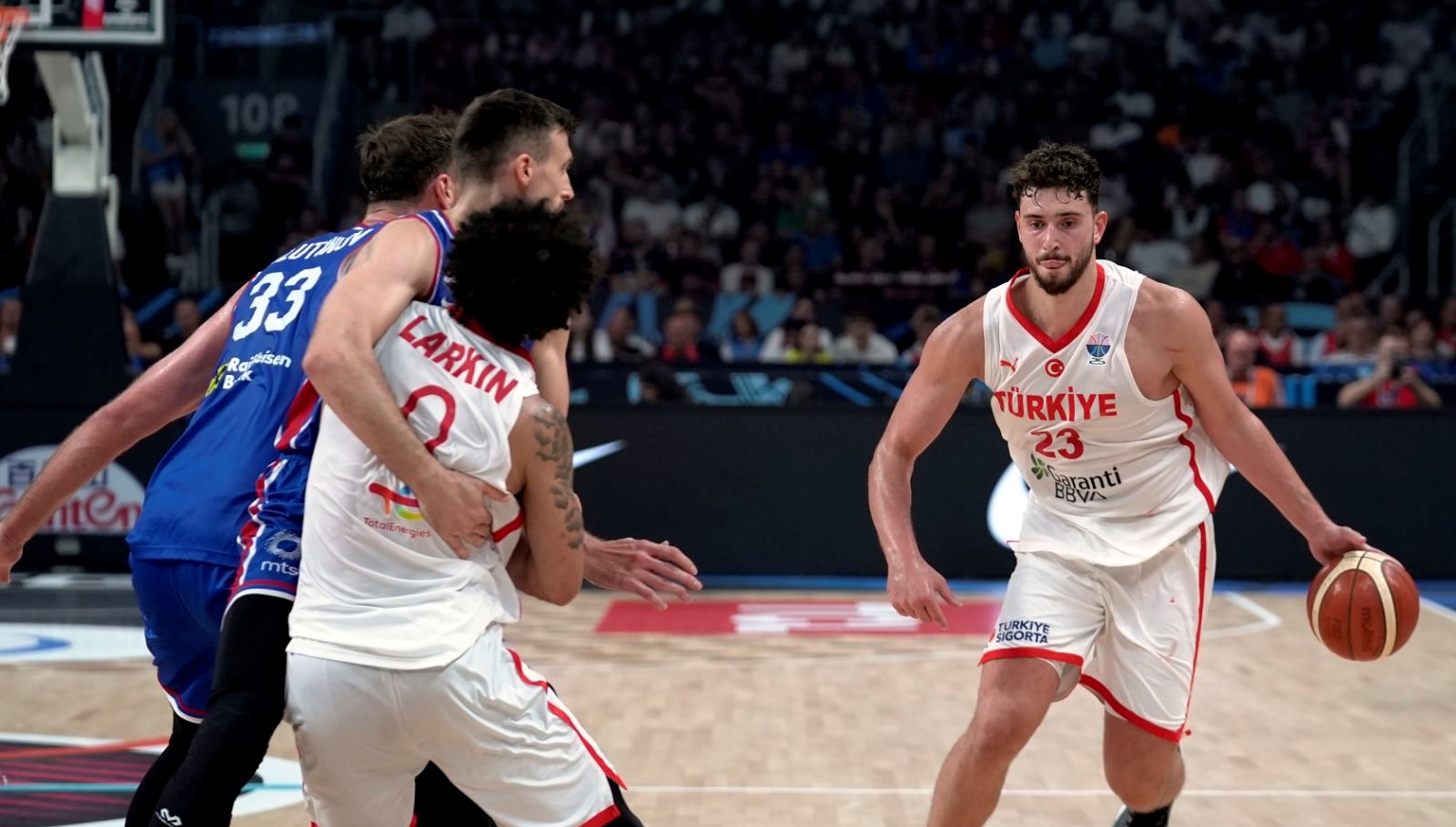 12 dev adam 16 turunda isvec karsisinda GB5Ruu2q