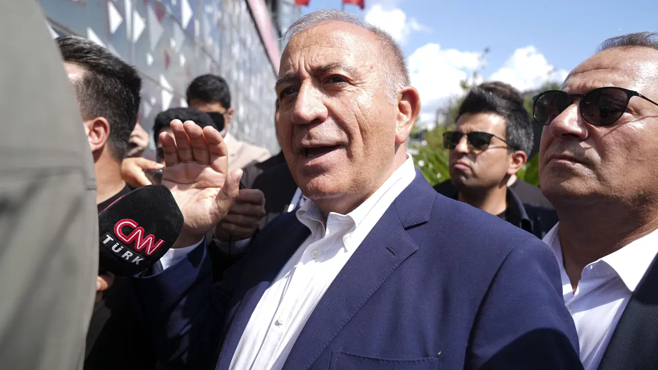 o sozleri gundem olmustu kayyum gursel tekin feto chpye sizdi dedigini reddetmedi sohbet ettigimiz gazeteci arkadaslar oldu ama ZOI4ymwJ