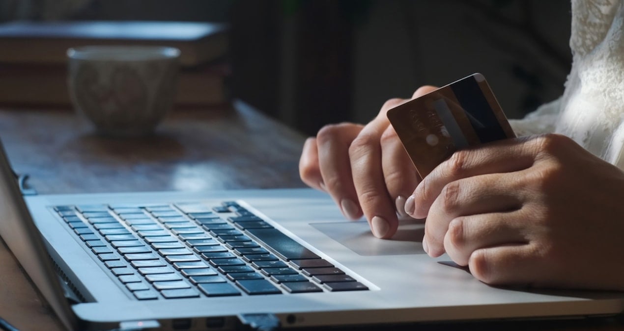 universiteliler sokta bilgisayar fiyatlari kyk bursunun 10 katina cikti P6yyrkst