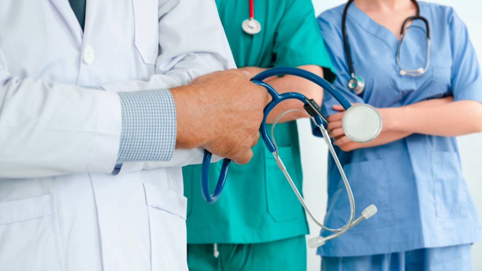 bakanlik tarih verdi saglik calisanlarinin kiyafetlerinin logo ve rengi nasil olacak zCK1y6hh.jpg