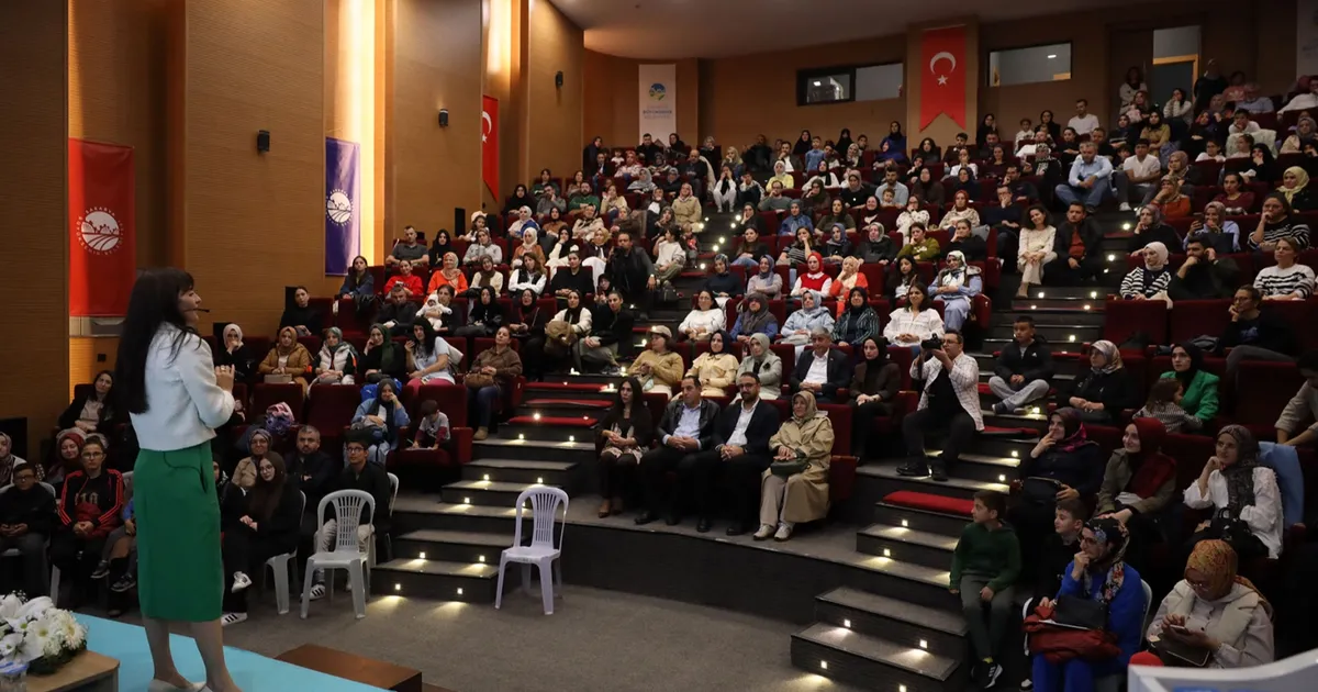 cocuklariniza pahali hediyeler degil sevgi verin 5DwYMXHT.webp