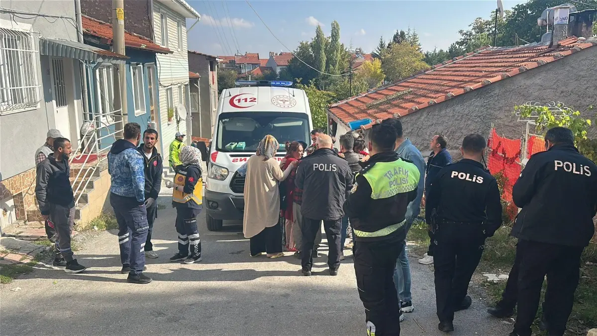 kutahyada yanginda anne ve 3 cocuk kurtarildi h3EEBwtf.jpg