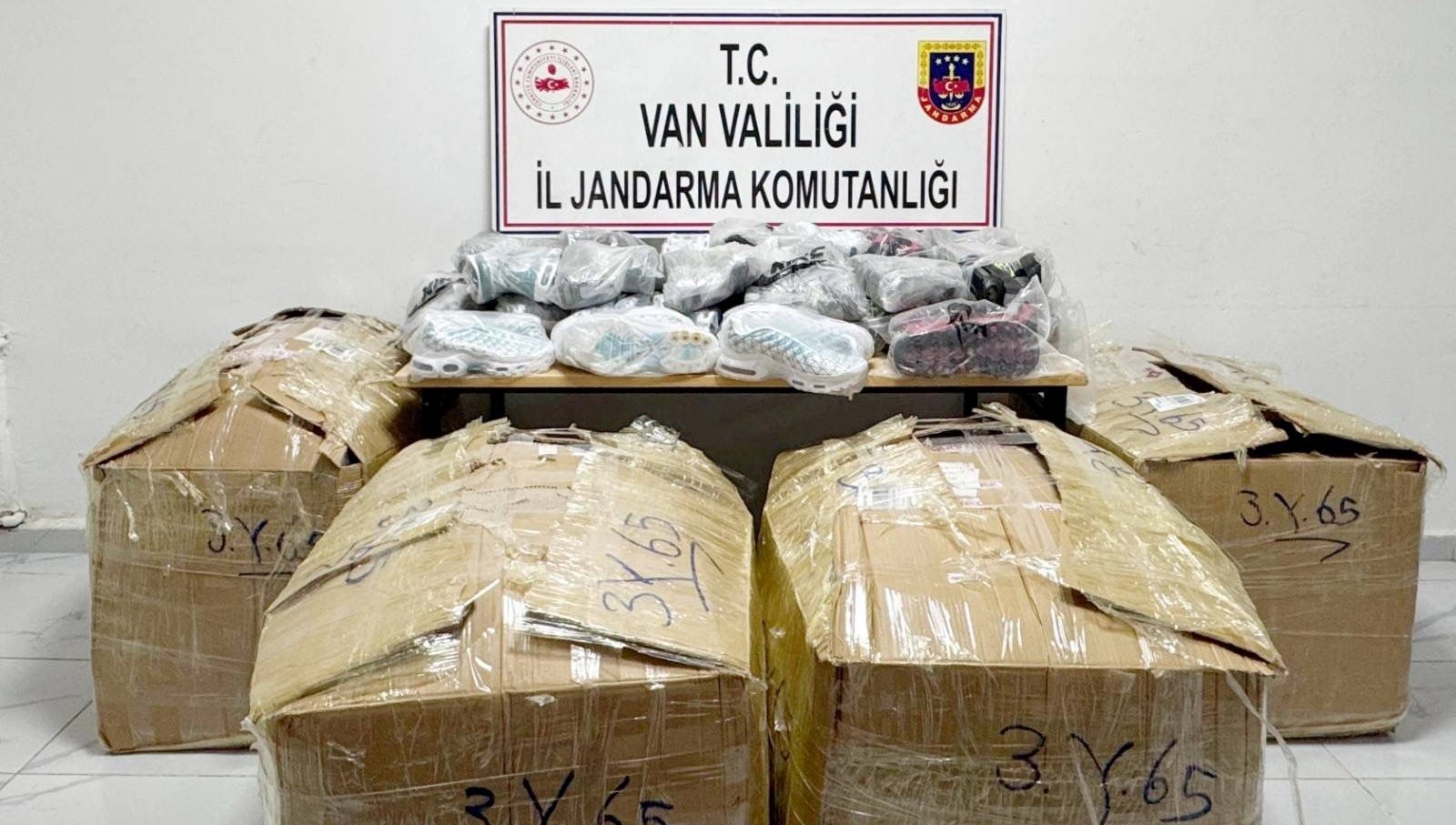 piyasa degeri 1 milyon 235 bin liravanda gumruk kacagi operasyonu kqOTQxCu.jpg