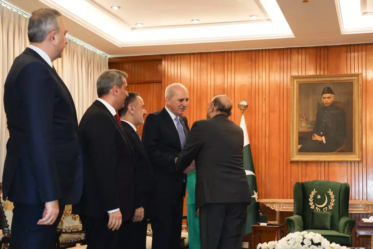 tbmm baskani numan kurtulmus pakistanda uclu parlamento toplantisina katildi rAG5JTLR.jpg