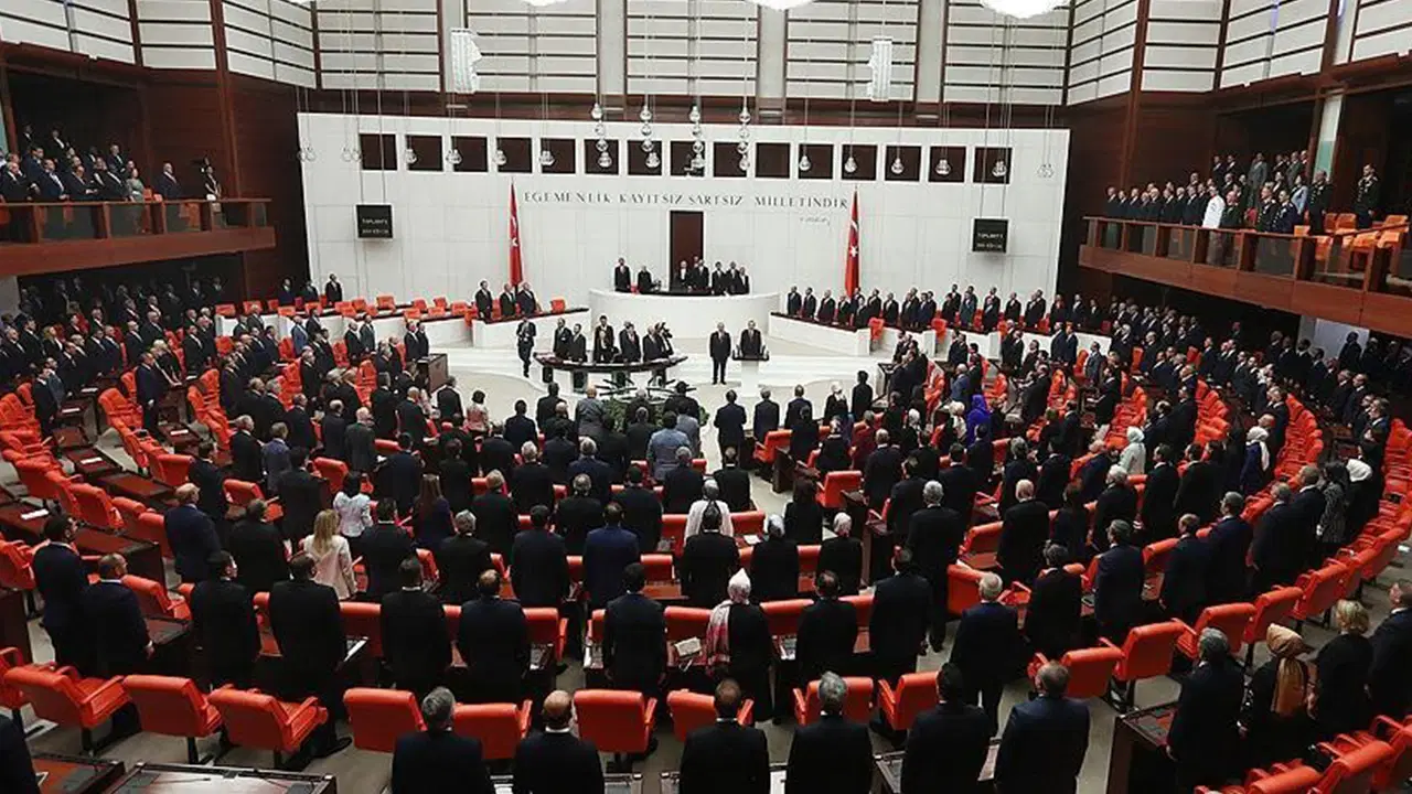 tbmmde yeni haftada gundem yogun mecliste butce maratonu cuma basliyor YSMv5bUN.jpg