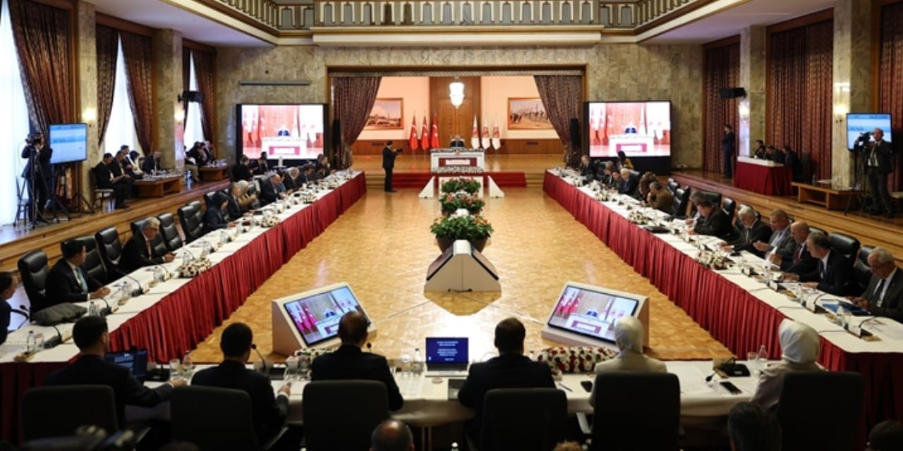 son dakika komisyonda imrali hazirliklari tam gaz kurtulmus partilerle gorusecek vuYWbZQ5.jpg