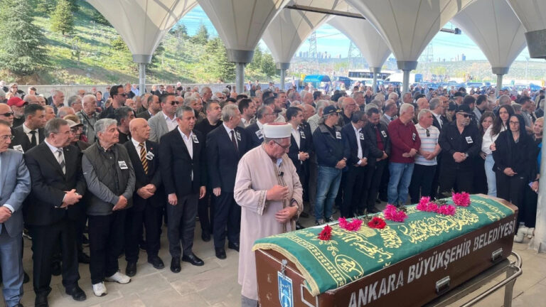 gazeteci-rahmi-yildirim-son-yolculuguna-ugurlandi-Jn27Ohqh