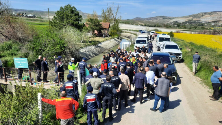 saatlerdir-araniyordu-5-cocuk-annesi-kadin-sulama-kanalinda-olu-bulundu-ACUX845f