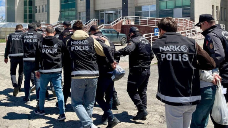 karsta-zehir-operasyonu-metamfetaminle-yakalanan-2-kisi-tutuklandi-Obzqk6gF