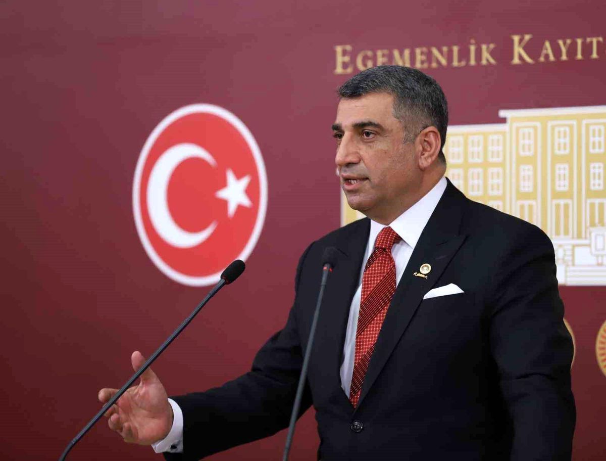 CHP’de İstifalar ve Kurultay Tartışması